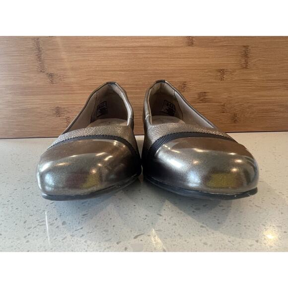 Clarks Collection Ultimate Comfort Heels Pumps Size 8 Pewter & Black - Picture 2 of 11